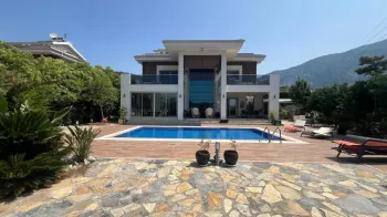 Ovacık Fethiye'de Muhteşem Lüks Dört Yatak Odalı Villa